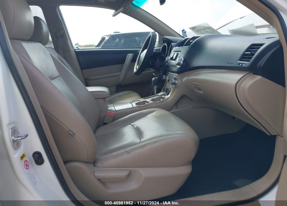 2011 TOYOTA HIGHLANDER SE V6 VIN: 5TDZK3EHXBS025327