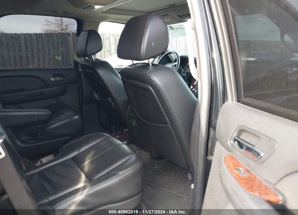 2008 CHEVROLET TAHOE LTZ VIN: 1GNFK13038J140952