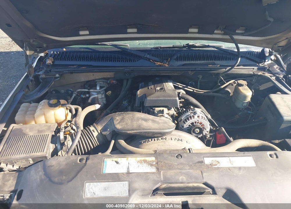 2000 CHEVROLET TAHOE ALL NEW LS VIN: 1GNEK13T3YJ138303