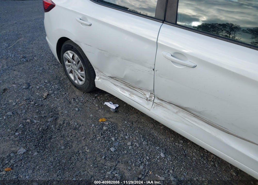 2019 HYUNDAI ELANTRA SE VIN: 5NPD74LF6KH468499