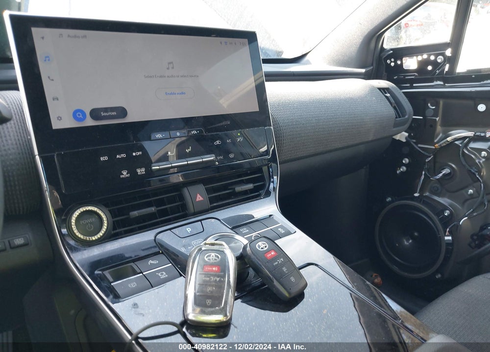 2023 TOYOTA BZ4X XLE VIN: JTMAAAAA7PA001262