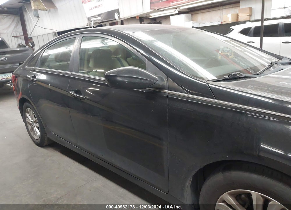 2013 HYUNDAI SONATA GLS VIN: 5NPEB4AC6DH724526
