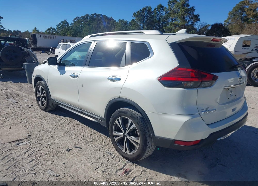 2017 NISSAN ROGUE SL VIN: 5N1AT2MVXHC732350