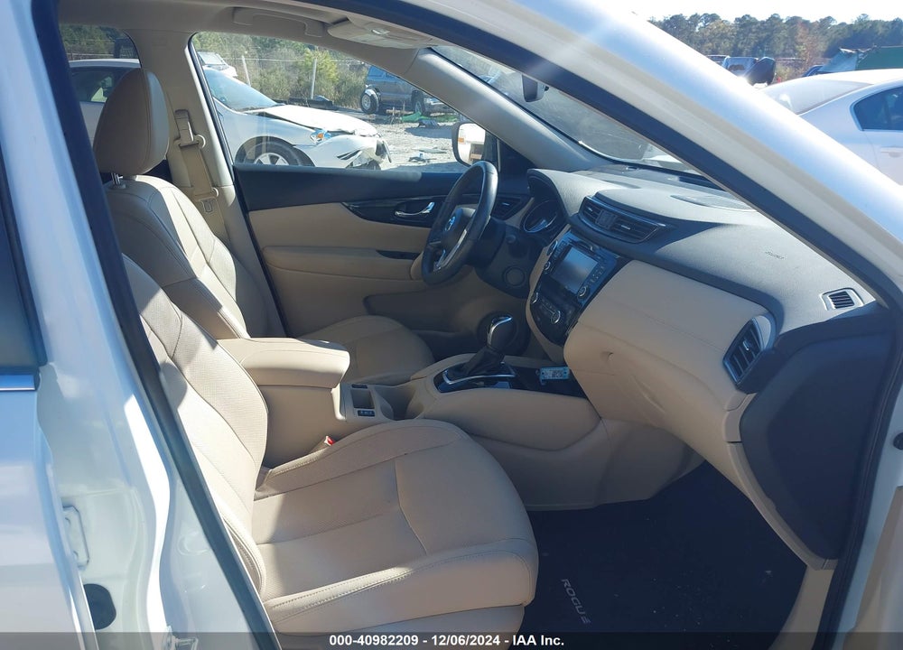 2017 NISSAN ROGUE SL VIN: 5N1AT2MVXHC732350