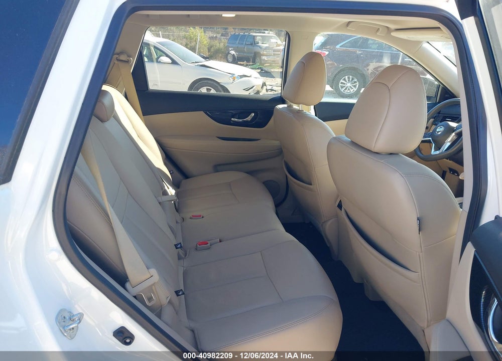 2017 NISSAN ROGUE SL VIN: 5N1AT2MVXHC732350