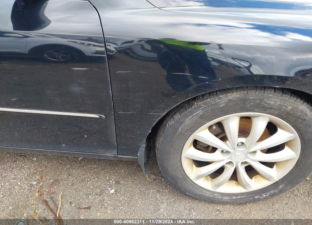 2006 HYUNDAI AZERA LIMITED/SE VIN: KMHFC46F26A118070
