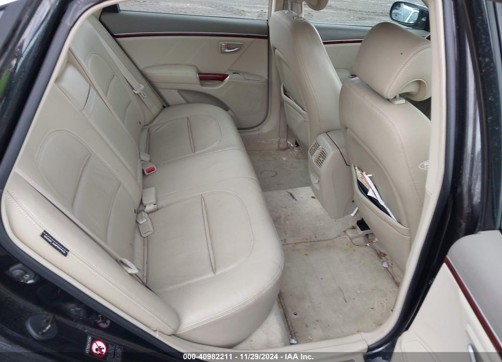 2006 HYUNDAI AZERA LIMITED/SE VIN: KMHFC46F26A118070