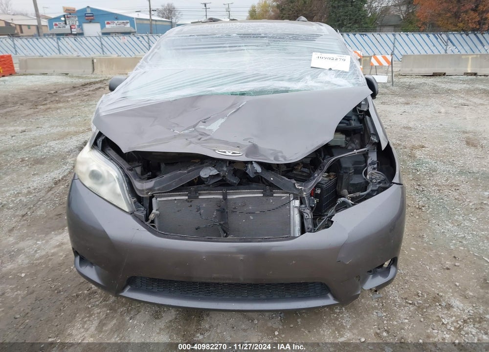 2015 TOYOTA SIENNA LE 8 PASSENGER VIN: 5TDKK3DC0FS680156