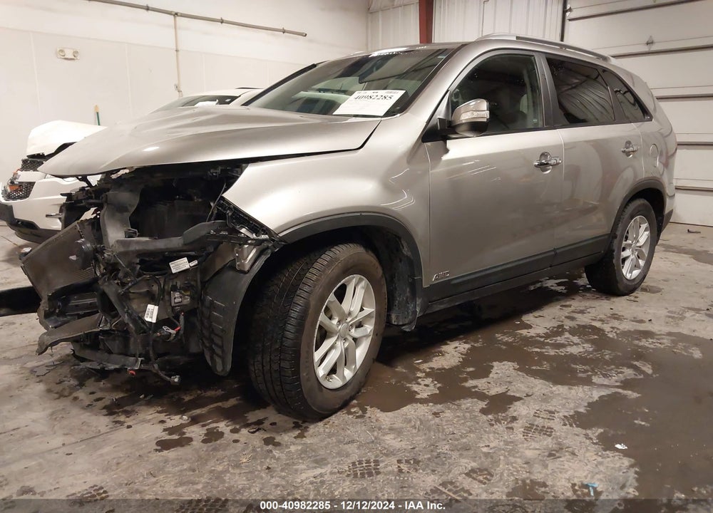 2014 KIA SORENTO LX VIN: 5XYKTCA6XEG531308