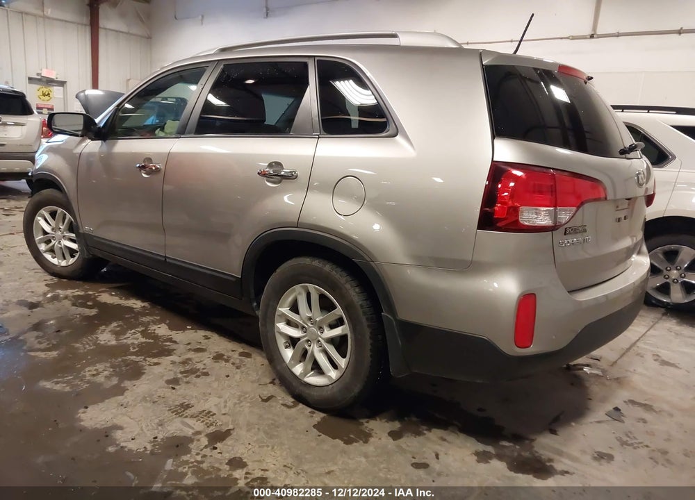 2014 KIA SORENTO LX VIN: 5XYKTCA6XEG531308