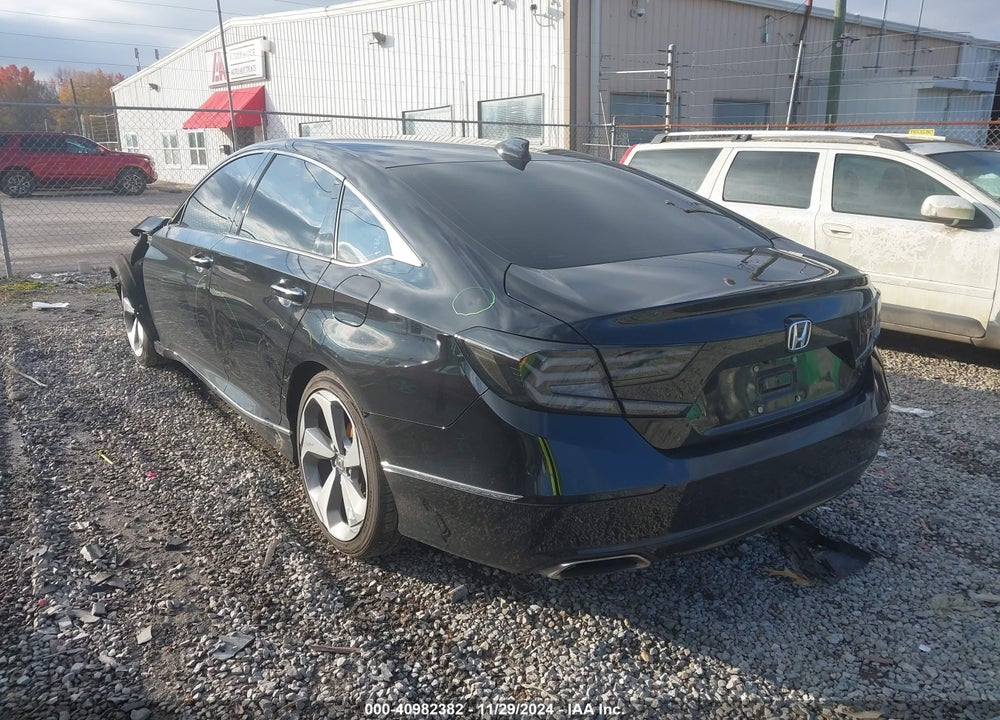 2018 HONDA ACCORD VIN: 1HGCV1F92JA151963