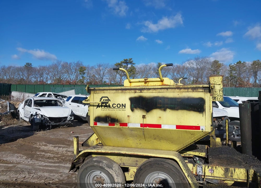 2015 FALCON 4-TON VIN: 1F9P4172XFM339203