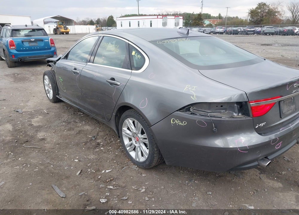 2017 JAGUAR XF 35T PREMIUM VIN: SAJBD4BV6HCY44052