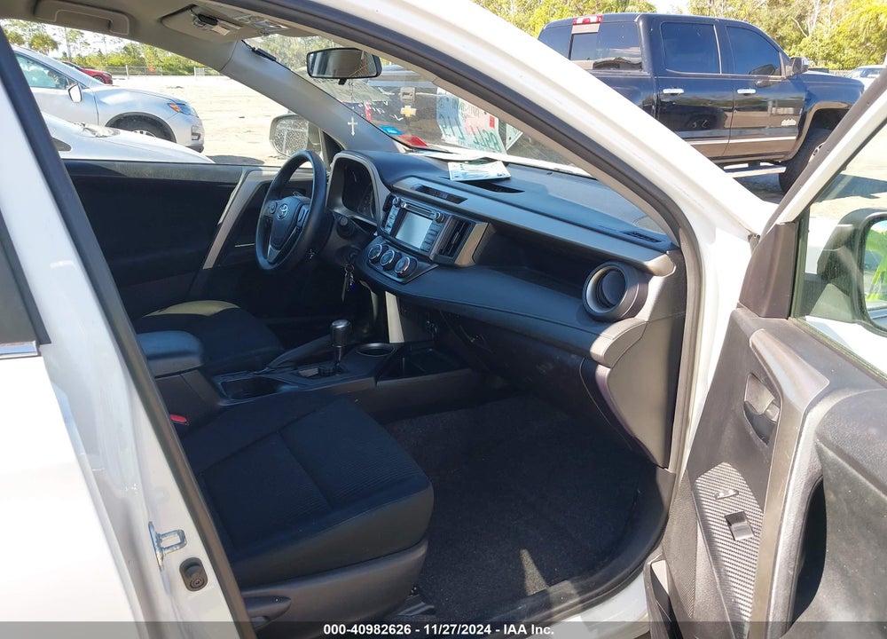 2015 TOYOTA RAV4 LE VIN: 2T3BFREV9FW279145