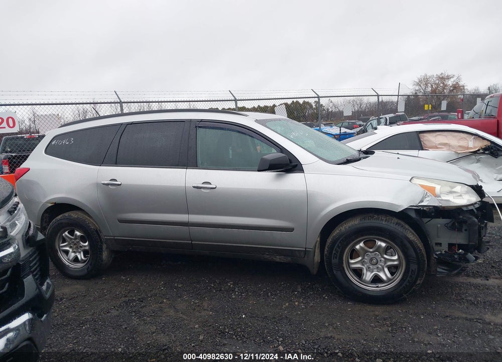 2012 CHEVROLET TRAVERSE LS VIN: 1GNKVFED9CJ341380
