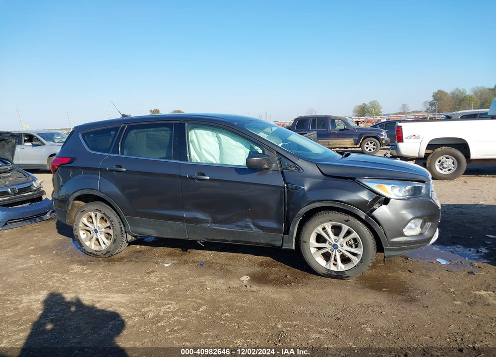 2019 FORD ESCAPE SE VIN: 1FMCU0GD4KUB94730