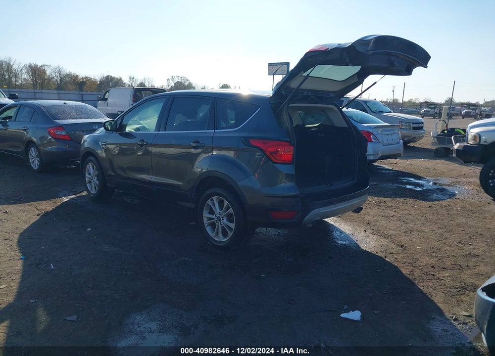 2019 FORD ESCAPE SE VIN: 1FMCU0GD4KUB94730
