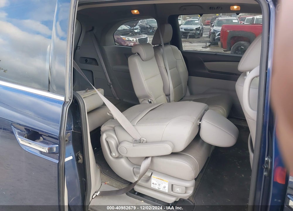 2015 HONDA ODYSSEY TOURING/TOURING ELITE VIN: 5FNRL5H97FB111332