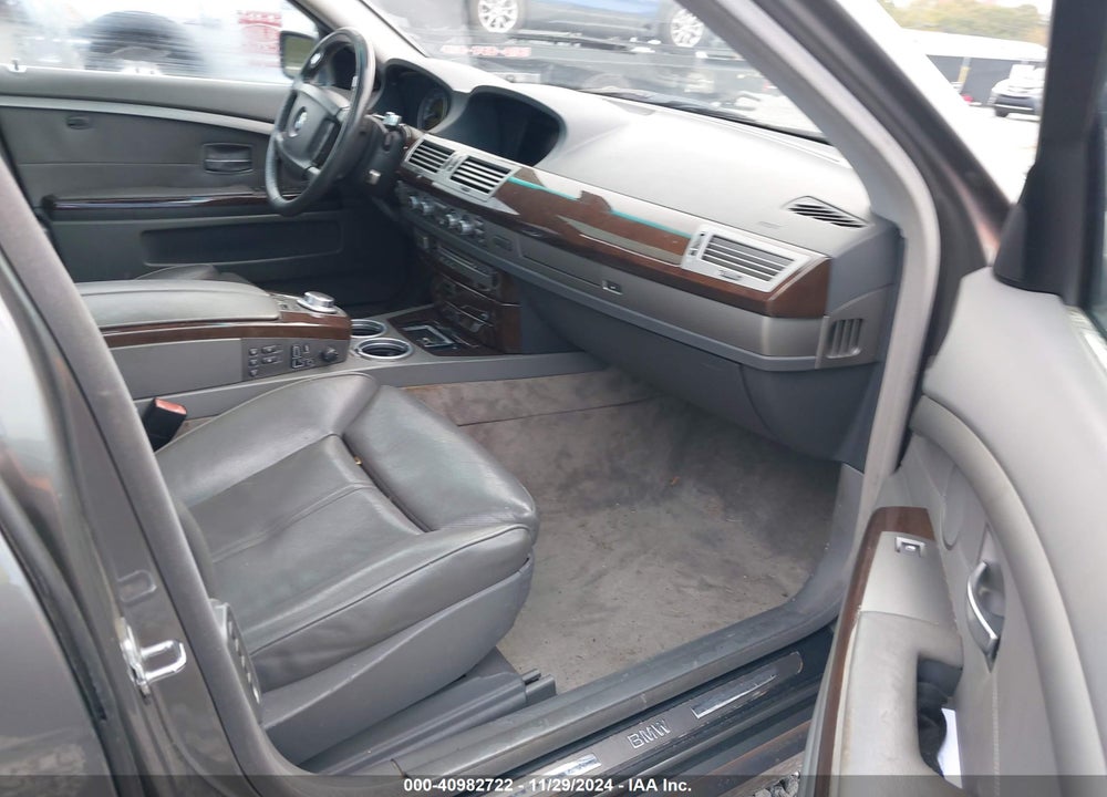 2007 BMW 750LI VIN: WBAHN83527DT72532