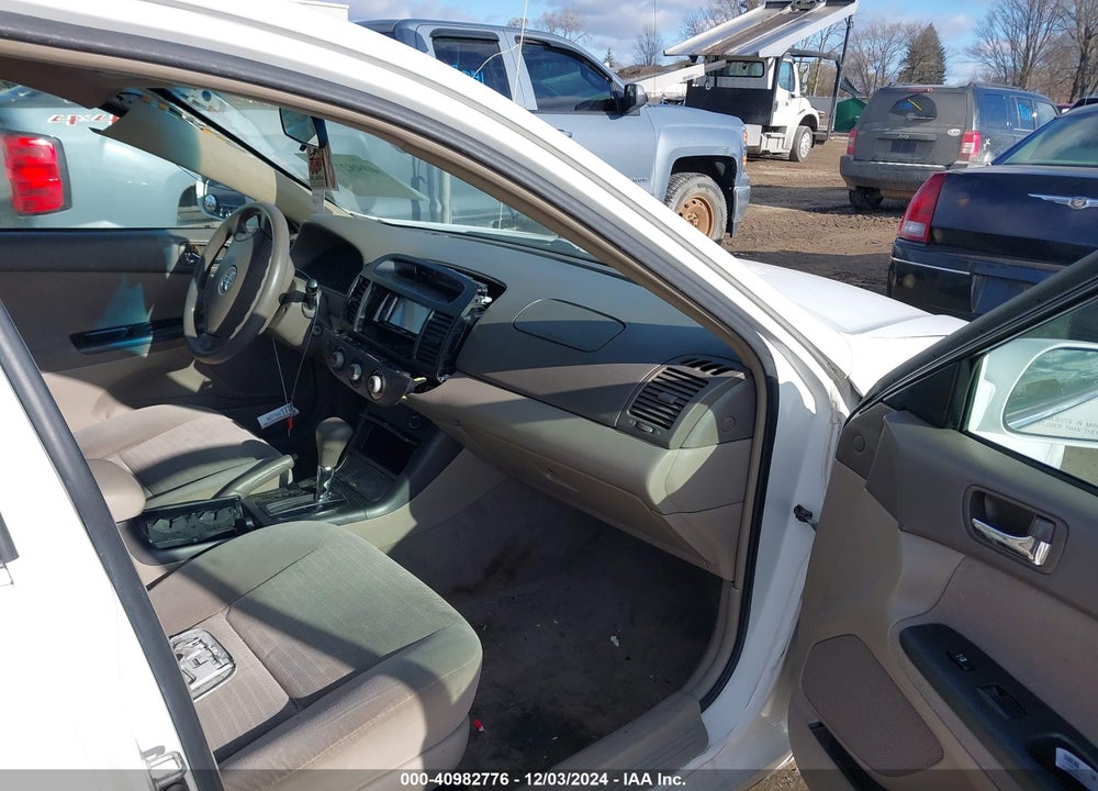 2005 TOYOTA CAMRY LE VIN: 4T1BE32K55U584871
