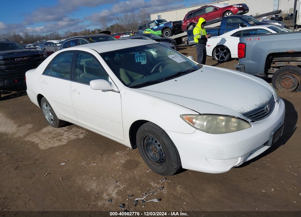 2005 TOYOTA CAMRY LE VIN: 4T1BE32K55U584871