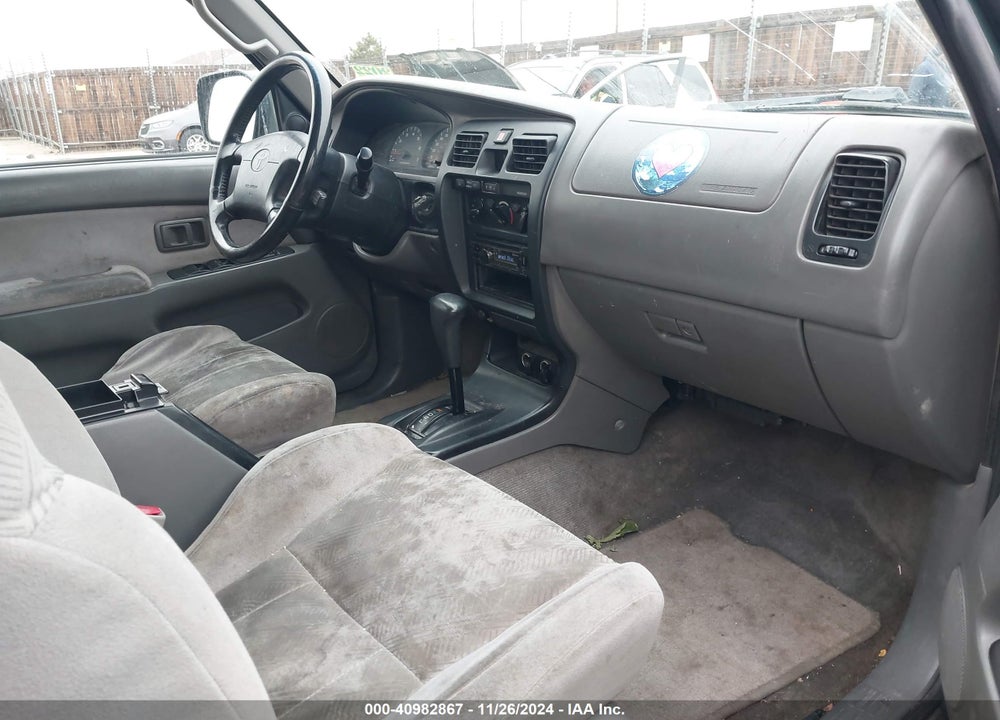2002 TOYOTA 4RUNNER SR5 V6 VIN: JT3GN86RX20232049