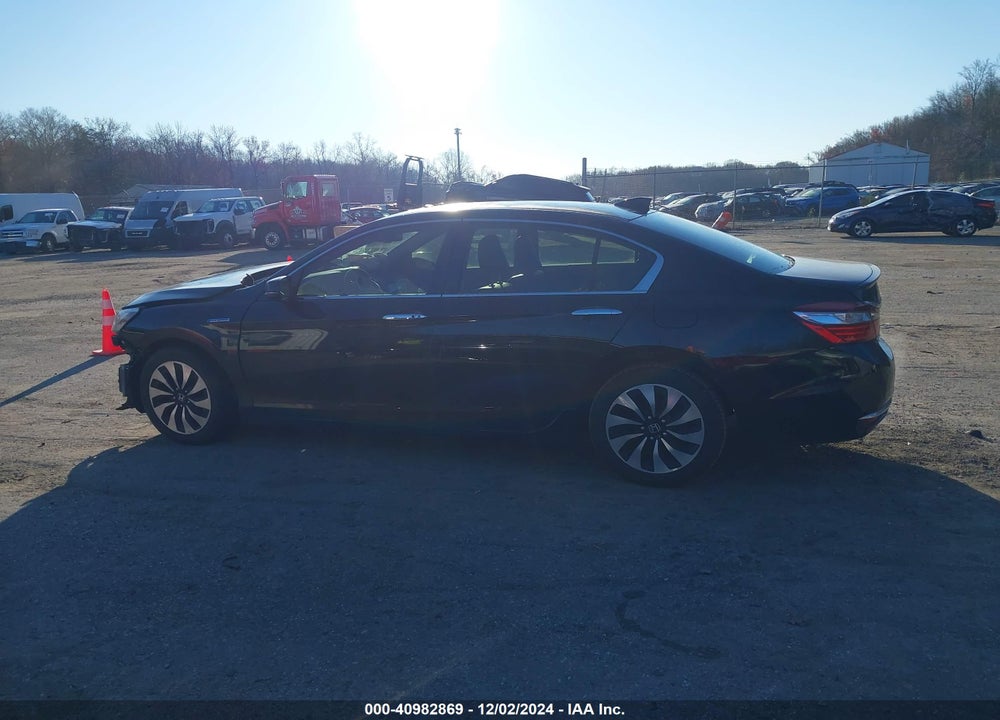 2017 HONDA ACCORD HYBRID VIN: JHMCR6F77HC011029