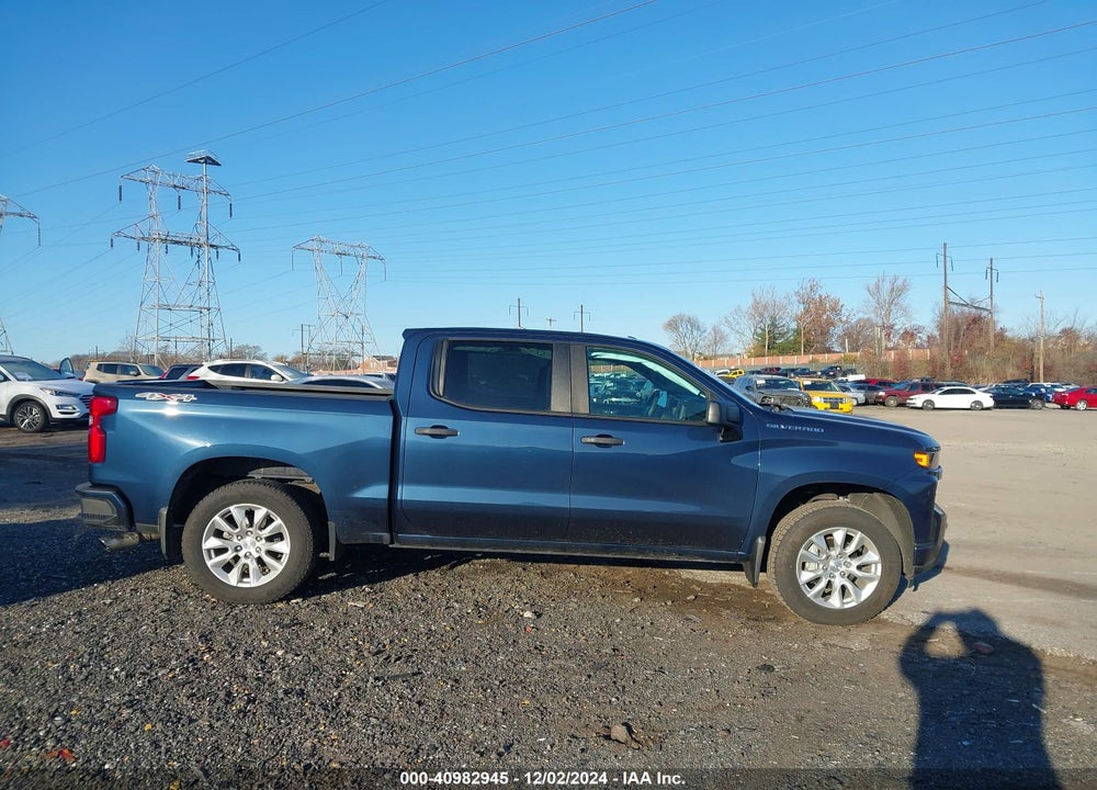 2021 CHEVROLET SILVERADO 1500 4WD SHORT BED CUSTOM VIN: 1GCPYBEH4MZ116191
