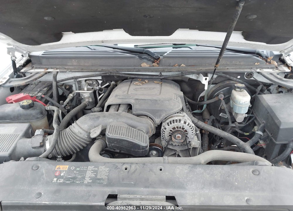 2013 CHEVROLET SUBURBAN 1500 LT VIN: 1GNSKJE73DR111133