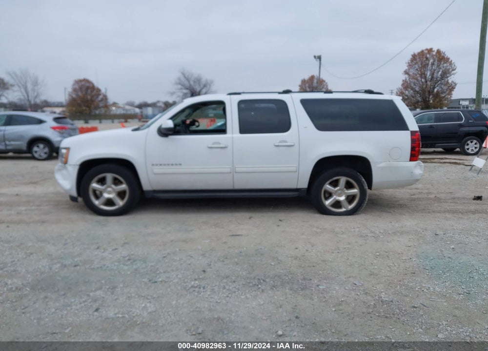2013 CHEVROLET SUBURBAN 1500 LT VIN: 1GNSKJE73DR111133