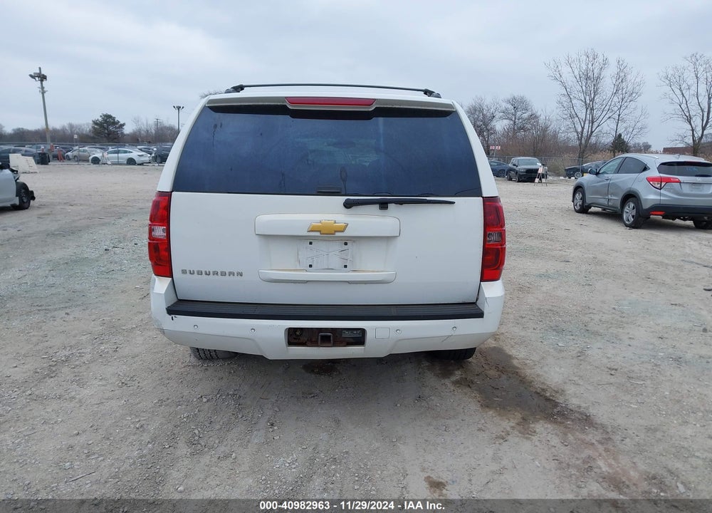 2013 CHEVROLET SUBURBAN 1500 LT VIN: 1GNSKJE73DR111133