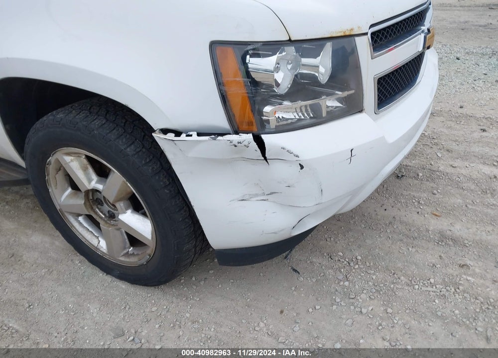 2013 CHEVROLET SUBURBAN 1500 LT VIN: 1GNSKJE73DR111133