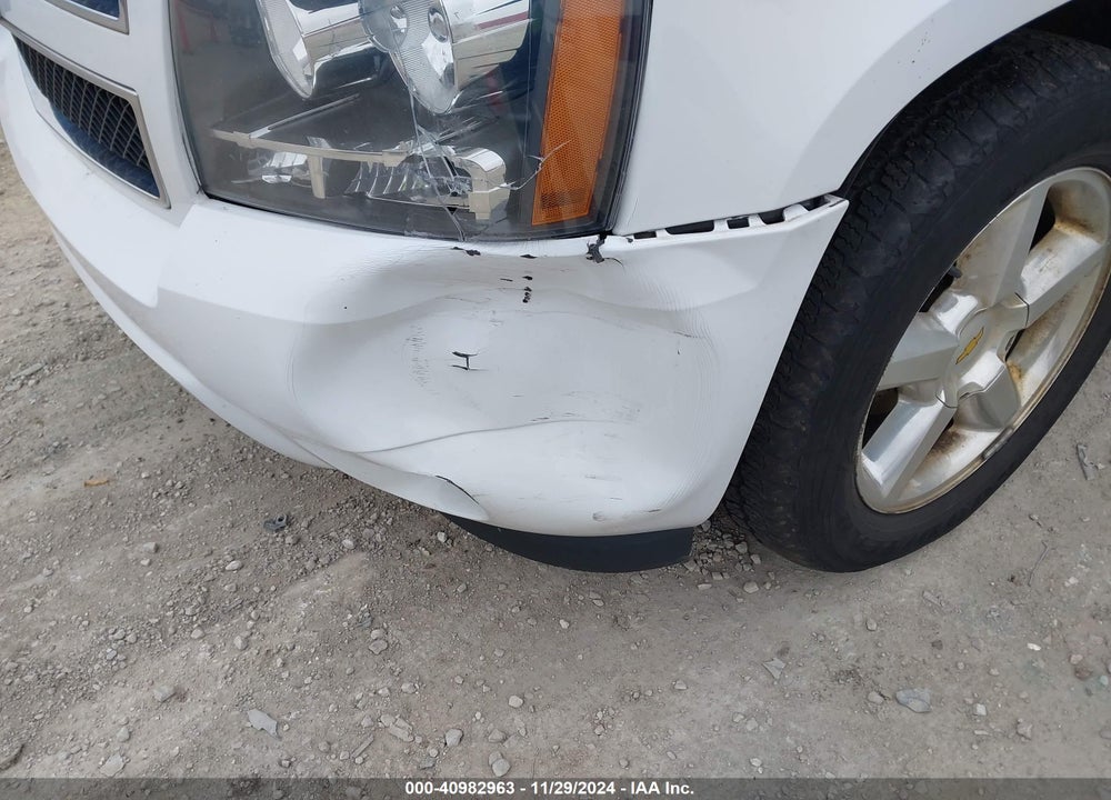 2013 CHEVROLET SUBURBAN 1500 LT VIN: 1GNSKJE73DR111133