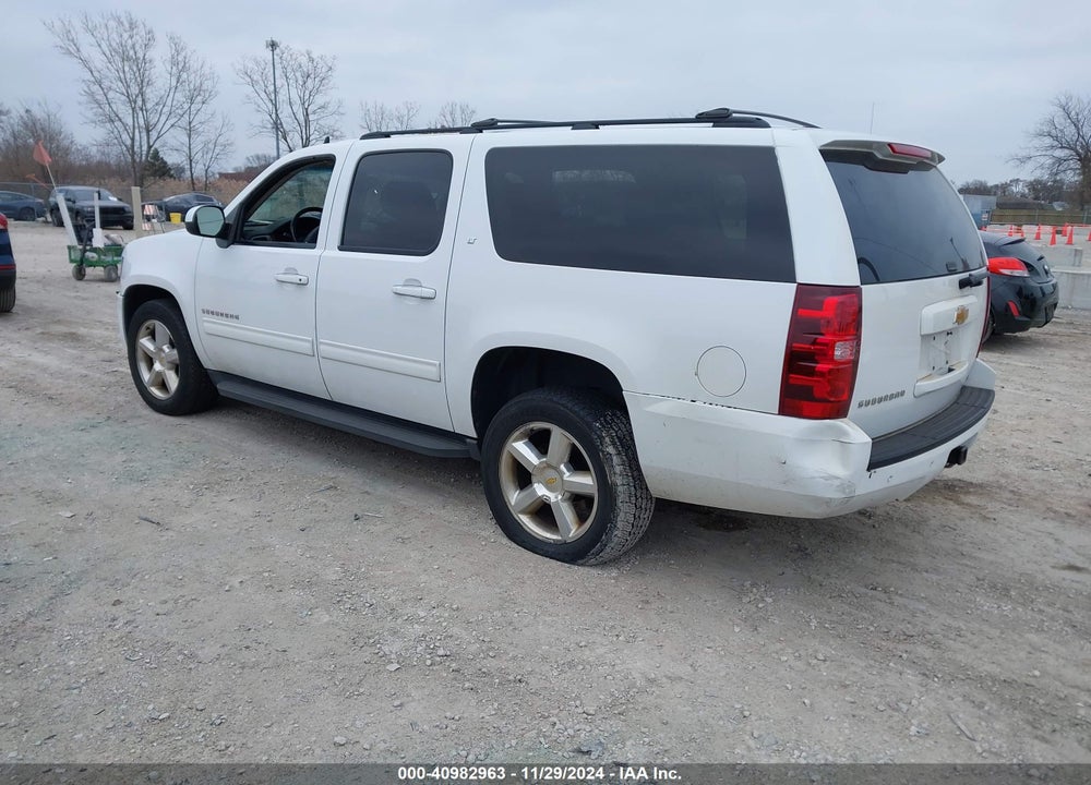 2013 CHEVROLET SUBURBAN 1500 LT VIN: 1GNSKJE73DR111133