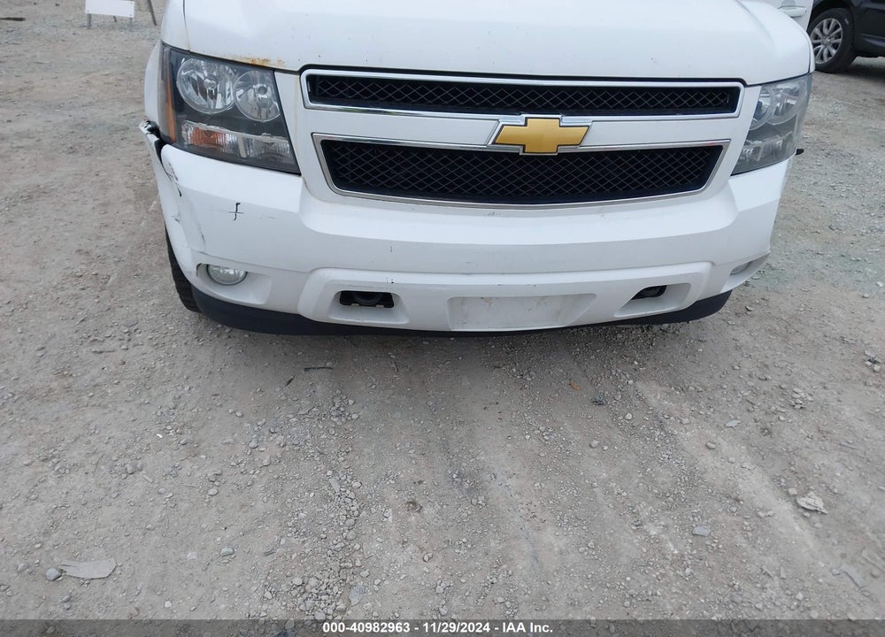 2013 CHEVROLET SUBURBAN 1500 LT VIN: 1GNSKJE73DR111133