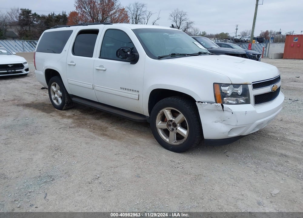 2013 CHEVROLET SUBURBAN 1500 LT VIN: 1GNSKJE73DR111133