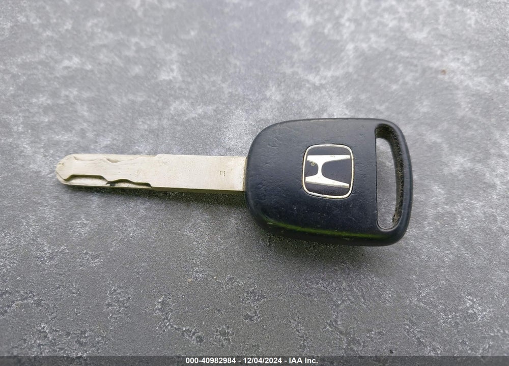 2005 HONDA CIVIC LX VIN: 2HGES16565H602866