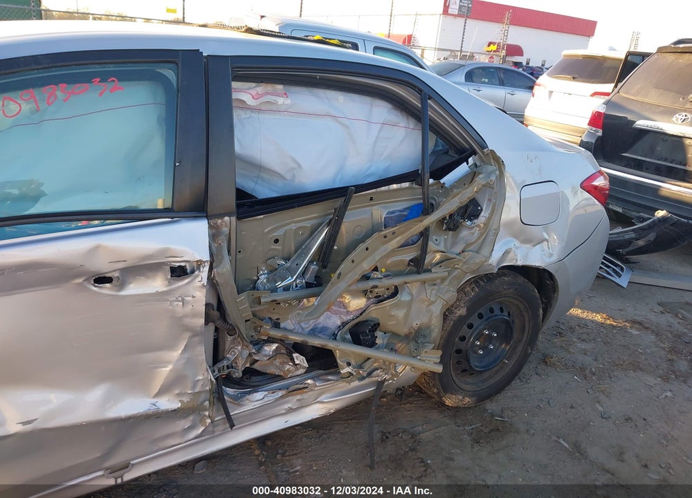 2018 TOYOTA COROLLA LE VIN: 5YFBURHE9JP799348