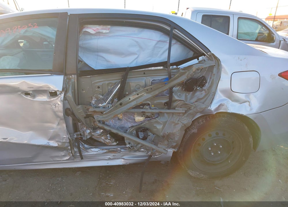 2018 TOYOTA COROLLA LE VIN: 5YFBURHE9JP799348