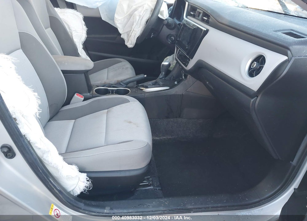 2018 TOYOTA COROLLA LE VIN: 5YFBURHE9JP799348