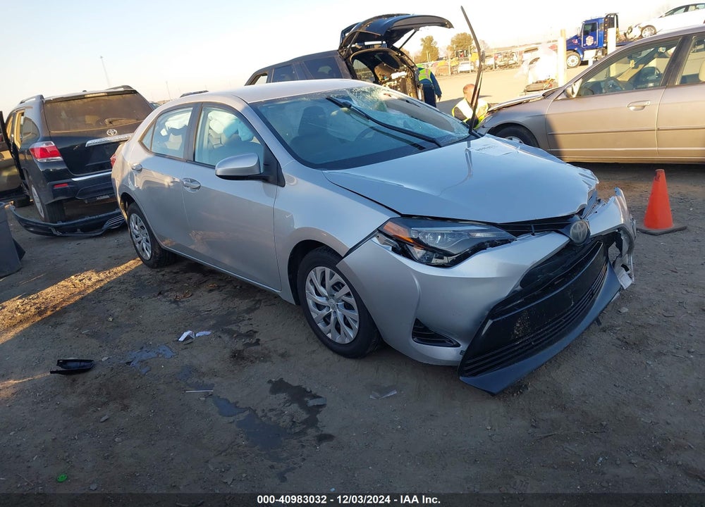 2018 TOYOTA COROLLA LE VIN: 5YFBURHE9JP799348