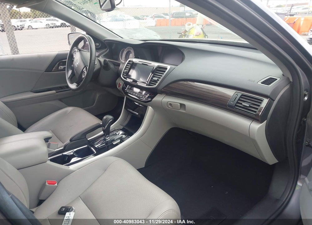 2017 HONDA ACCORD EX-L V6 VIN: 1HGCR3F83HA033941