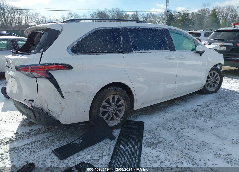 2022 TOYOTA SIENNA LE VIN: 5TDKSKFC1NS040740