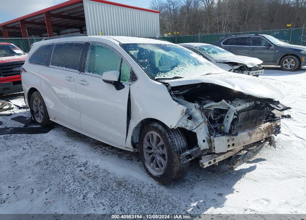 2022 TOYOTA SIENNA LE VIN: 5TDKSKFC1NS040740