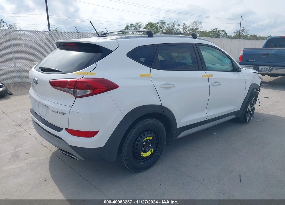 2017 HYUNDAI TUCSON SPORT VIN: KM8J33A27HU564306