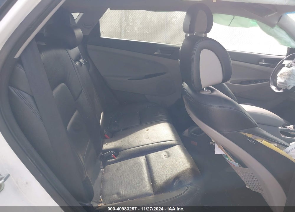 2017 HYUNDAI TUCSON SPORT VIN: KM8J33A27HU564306