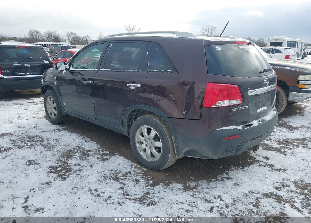 2011 KIA SORENTO LX VIN: 5XYKTDA1XBG144151