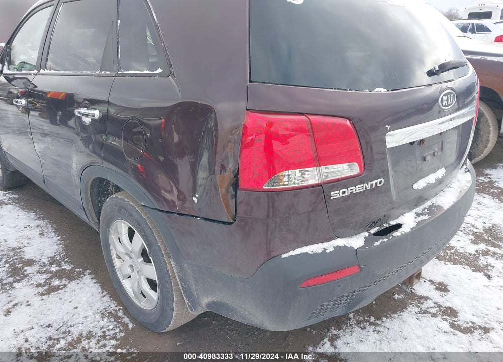 2011 KIA SORENTO LX VIN: 5XYKTDA1XBG144151