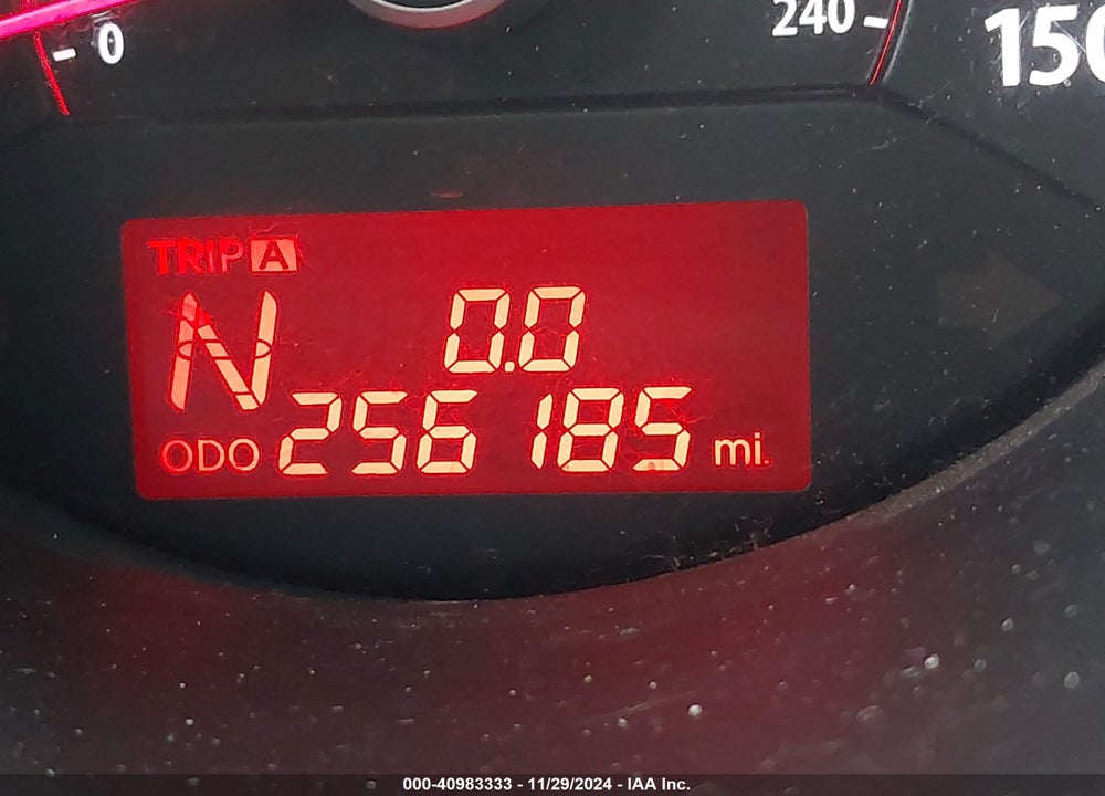 2011 KIA SORENTO LX VIN: 5XYKTDA1XBG144151