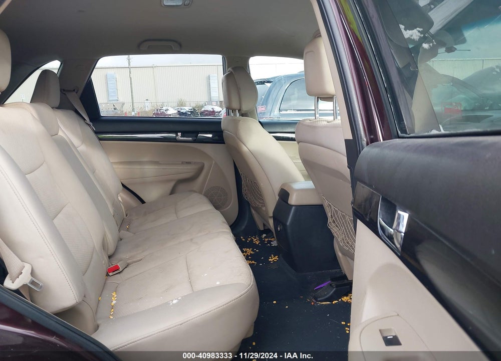 2011 KIA SORENTO LX VIN: 5XYKTDA1XBG144151